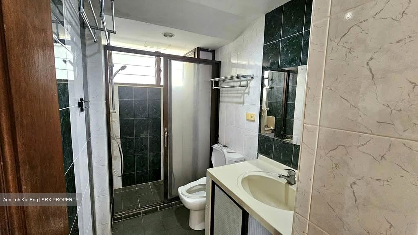Lakeville (D22), Condominium #539583881